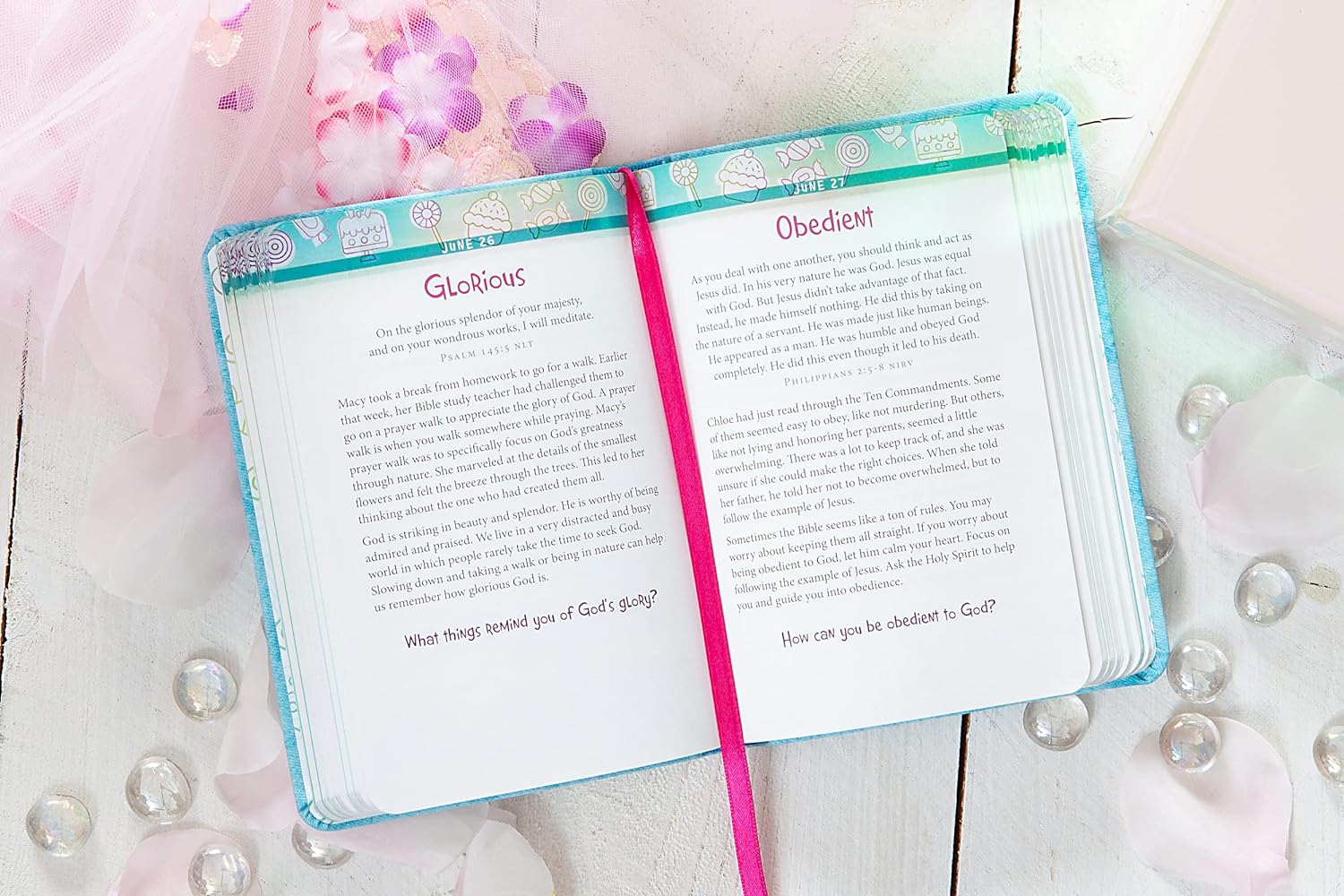A Daily Word for Girls: A 365-day Devotional